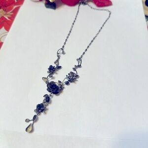 Black rose necklace